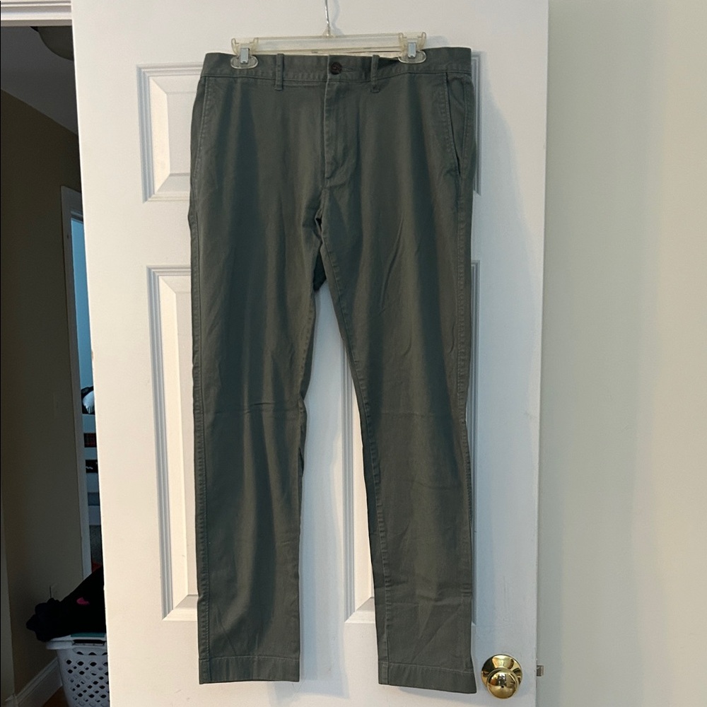 J. Crew Factory Men's Green Chinos